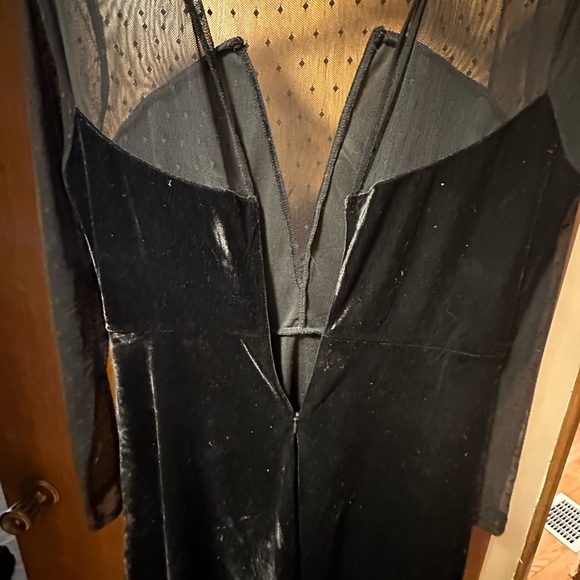 Formal velour dress - Picture 8 of 9